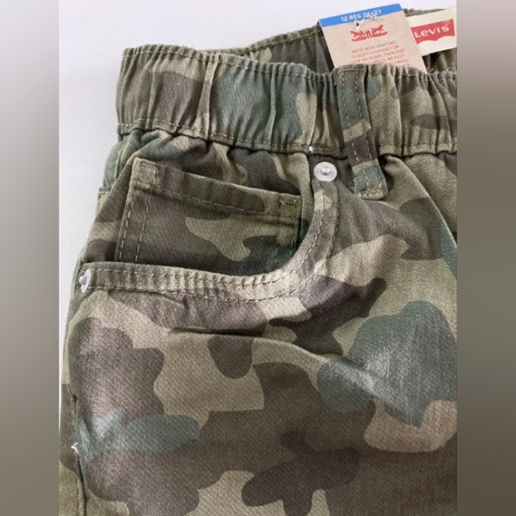 Boys Levi's Camo Jogger Pants - Picture 9 of 10